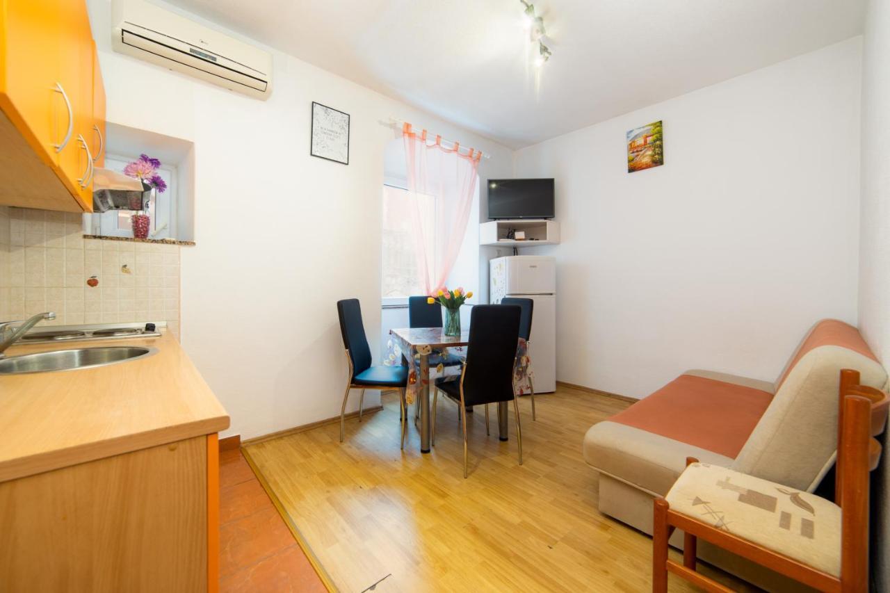 Apartment Kalalarga Makarska Bagian luar foto